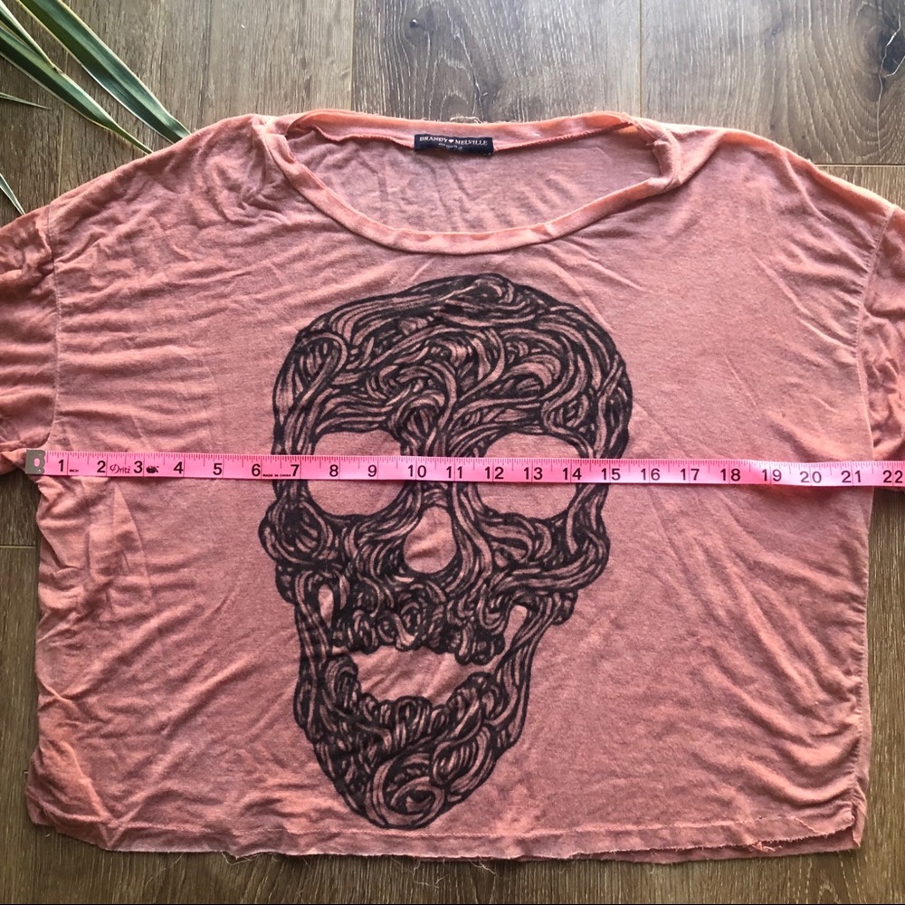 BRANDY MELVILLE SKULL BOXY CROPPED TEE - Picture 3 of 4